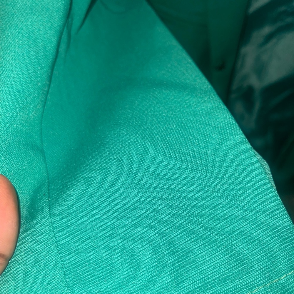 Green blazer size L ( it runs small!) chic attire - Picture 3 of 6